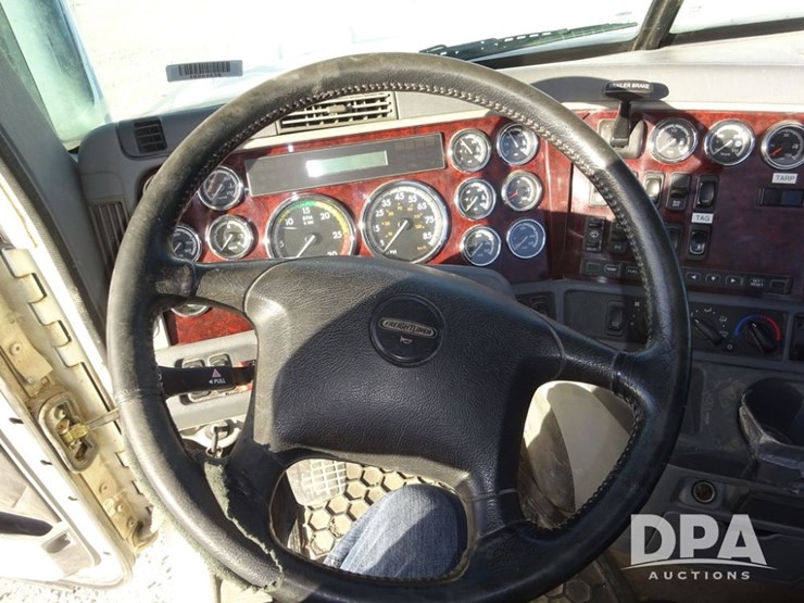 2018-freightliner-coronado-day-cab-glider-truck-(pz13996,-unit-773)-image-102