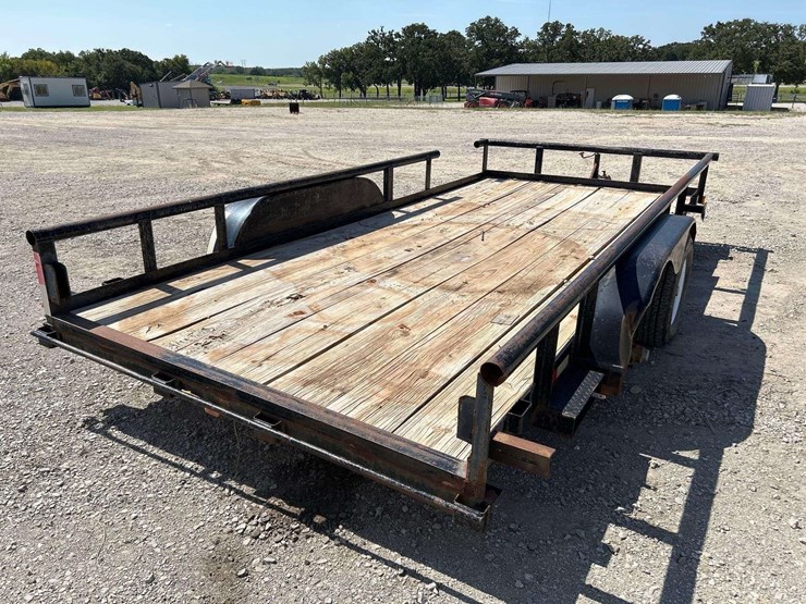 2003-big-tex-10pi-16ft.-t/a-pipe-top-utility-trailer-image-3