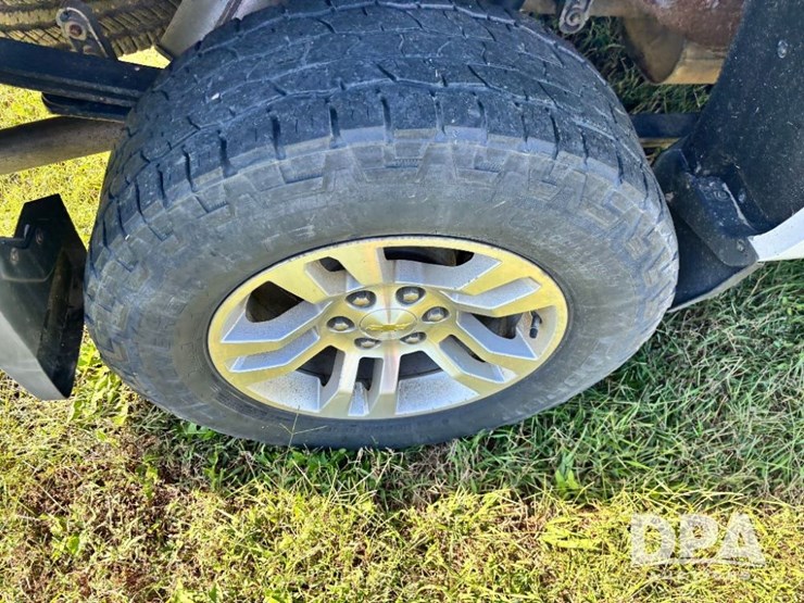 2018-chevrolet-silverado-image-38