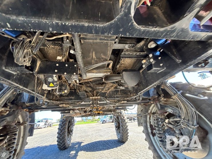 2020-case-ih-patriot-4440-image-70