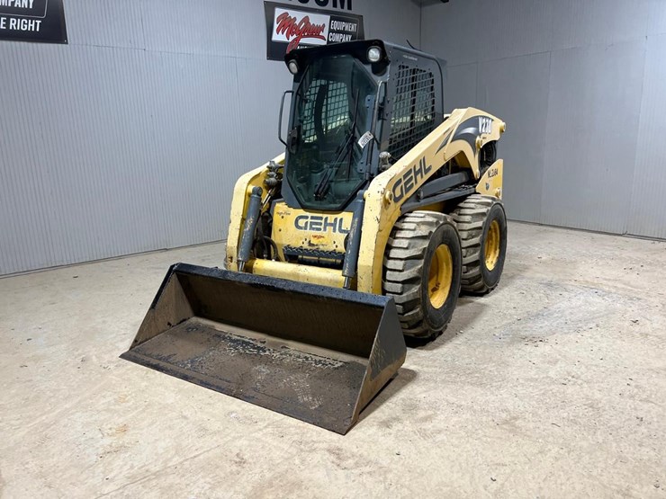 gehl-v270-image-2