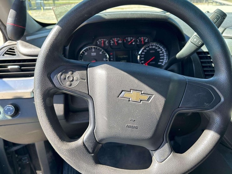 2016-chevrolet-tahoe-image-14