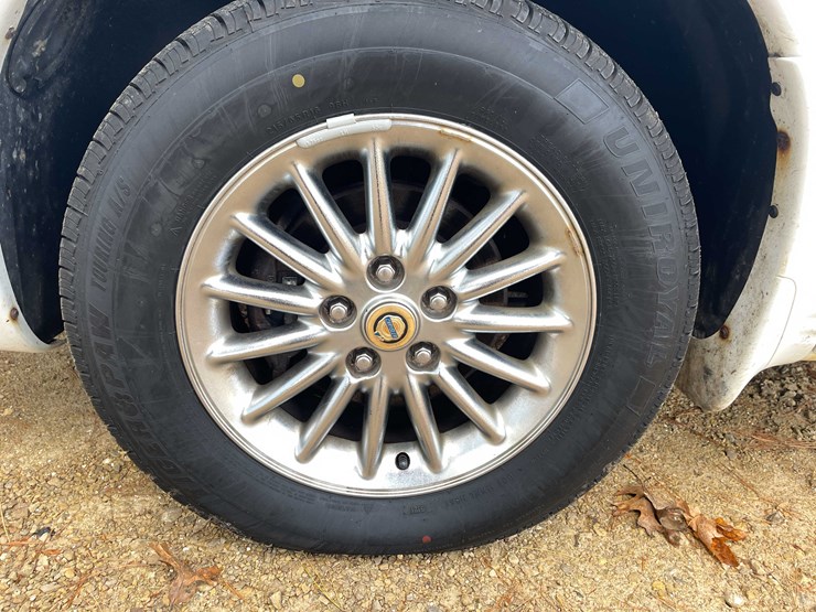 1999-chrysler-town-&-country-image-9