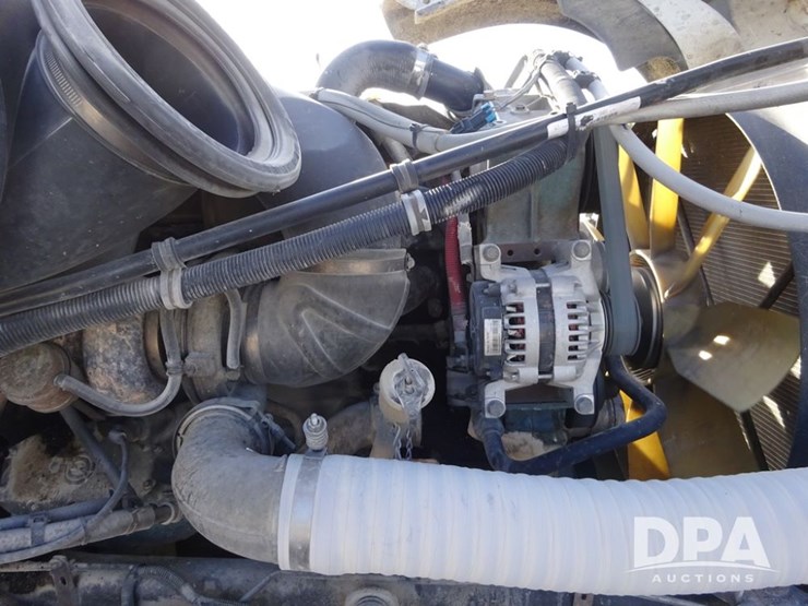 2016-freightliner-coronado-day-cab-glider-truck-(pz13983,-unit-716)-image-79