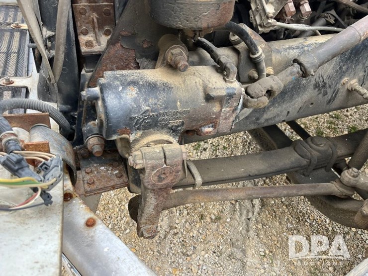 1995-freightliner-fl70-image-69