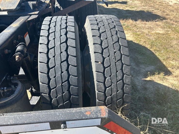 2012-freightliner-cascadia-truck-(cp1182-unit-517)-image-24