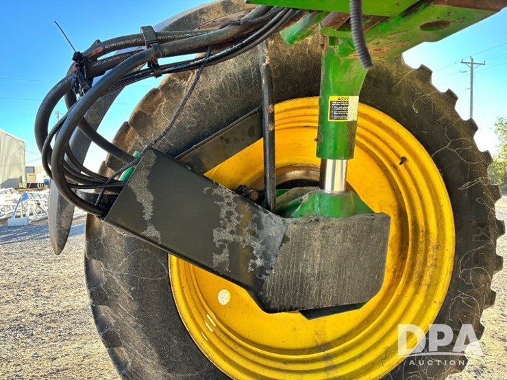 2013-john-deere-4830-image-57
