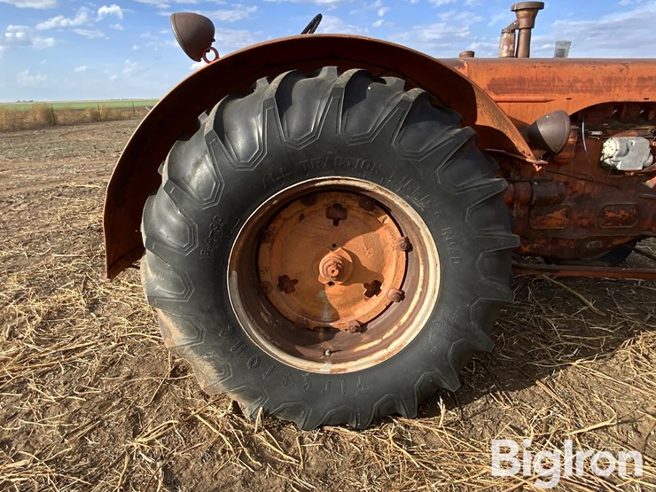 case-la-2wd-tractor-image-15