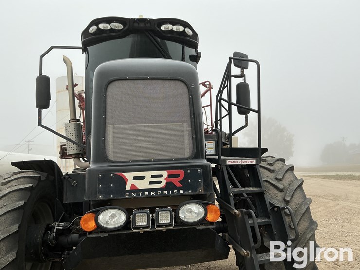 2016-case-ih-810-image-12