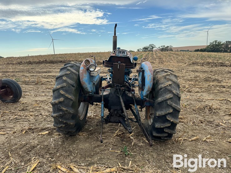 1966-ford-3000-image-6