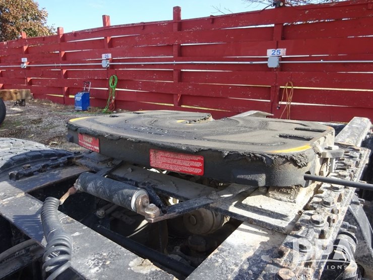 2018-freightliner-cascadia-day-cab-truck-(pz13986,-unit-405)-image-49