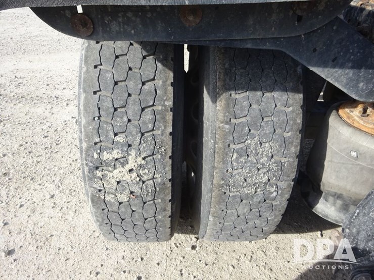 2018-freightliner-coronado-day-cab-glider-truck-(pz13985,-unit-775)-image-54