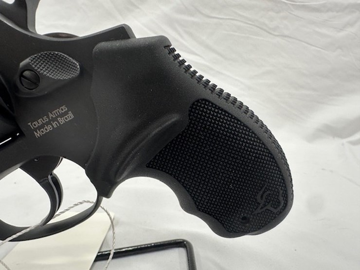 #2025-00067-•-taurus-942m-revolver-image-16