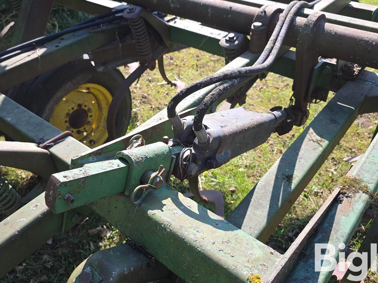 john-deere-1010-image-14