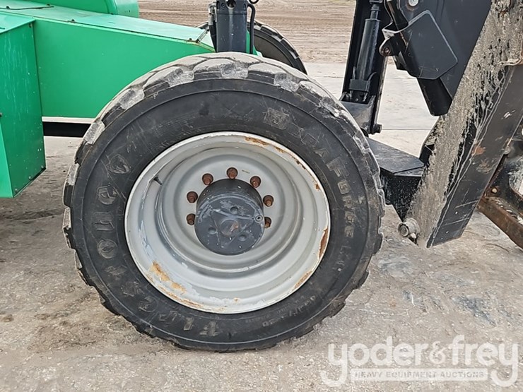 2016-sky-trak-10042-image-10