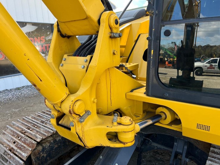 komatsu-pc88mr-11-image-14