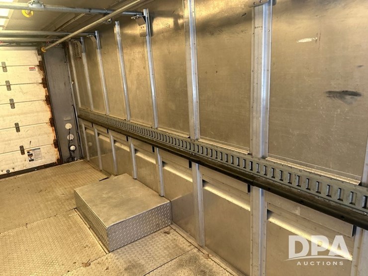 2012-ford-f59-image-38