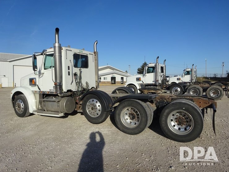 2018-freightliner-coronado-day-cab-glider-truck-(pz13996,-unit-773)-image-28