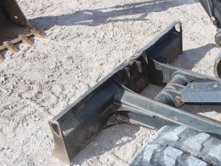 2016-bobcat-e32i-image-19