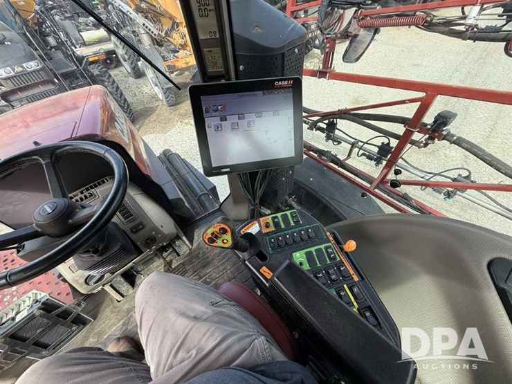 2020-case-ih-trident-5550-image-64