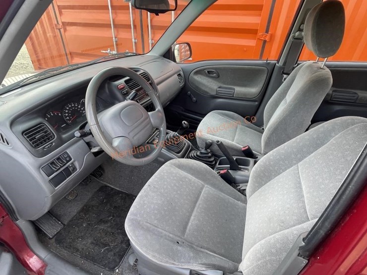 1999-suzuki-grand-vitara-image-8