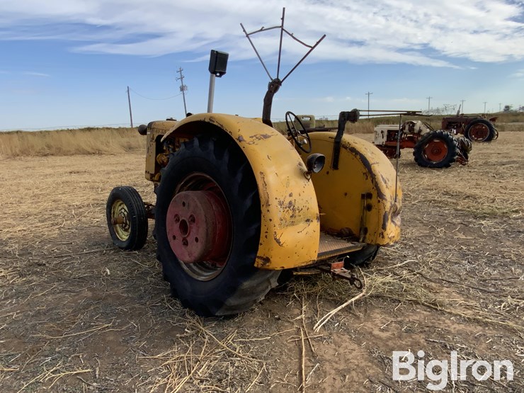 minneapolis-moline-403c-4-2wd-tractor-image-7