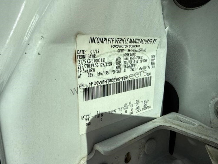 2013-ford-f550-image-19