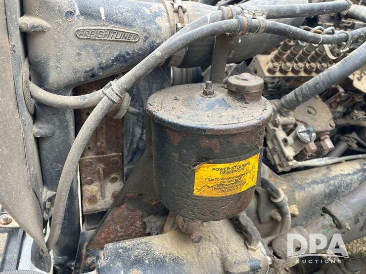 1995-freightliner-fl70-image-71