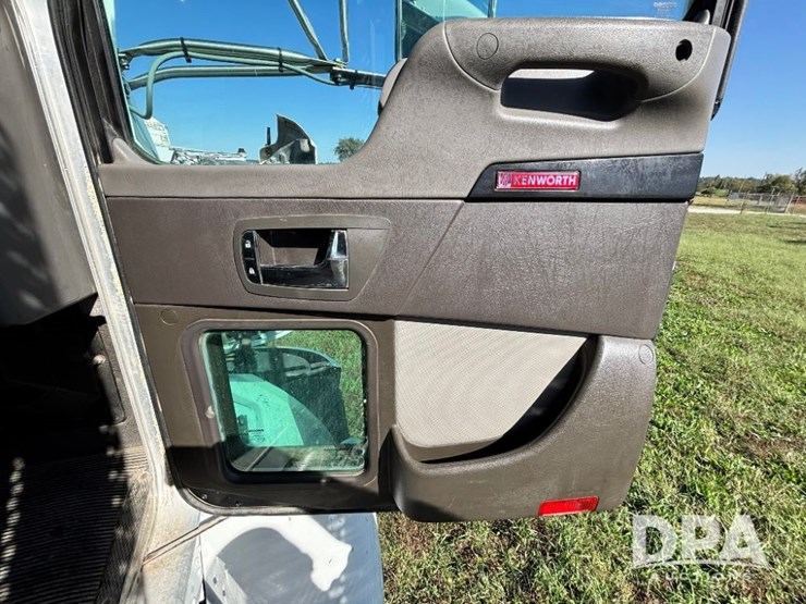 2013-kenworth-t370-image-70