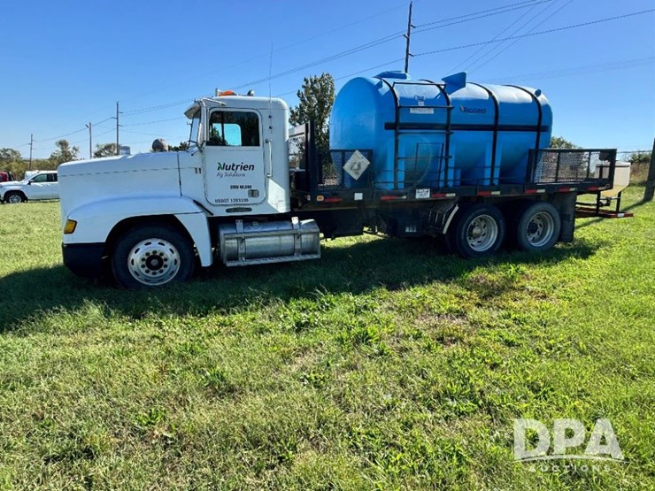 1993-freightliner-fld120-image-14