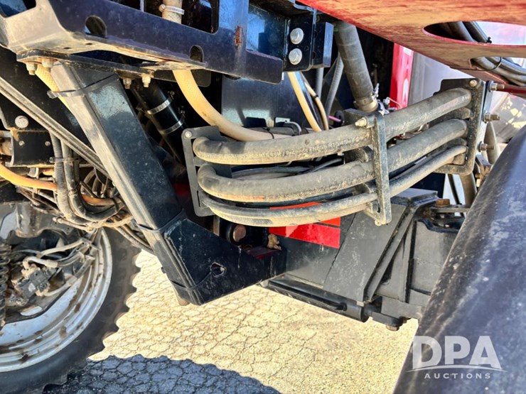 2020-case-ih-patriot-4440-image-53