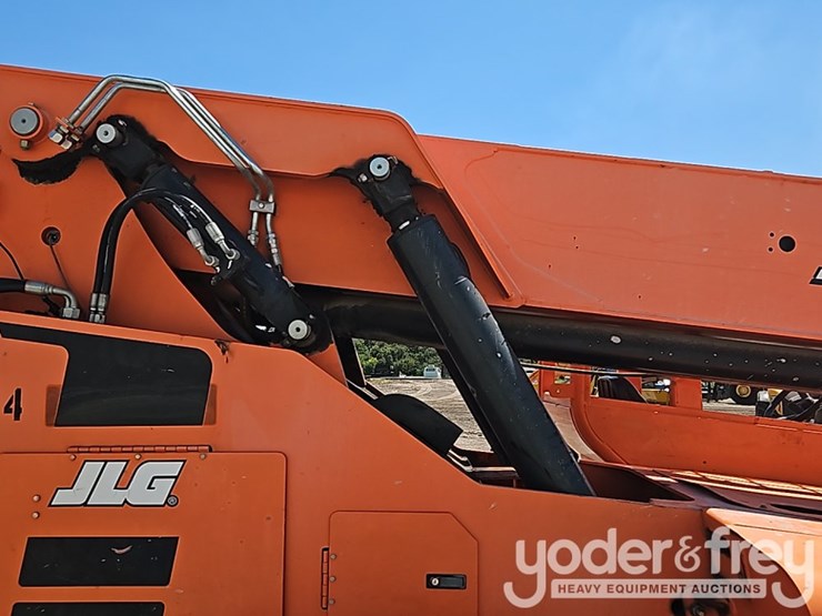 2018-sky-trak-6042-image-8