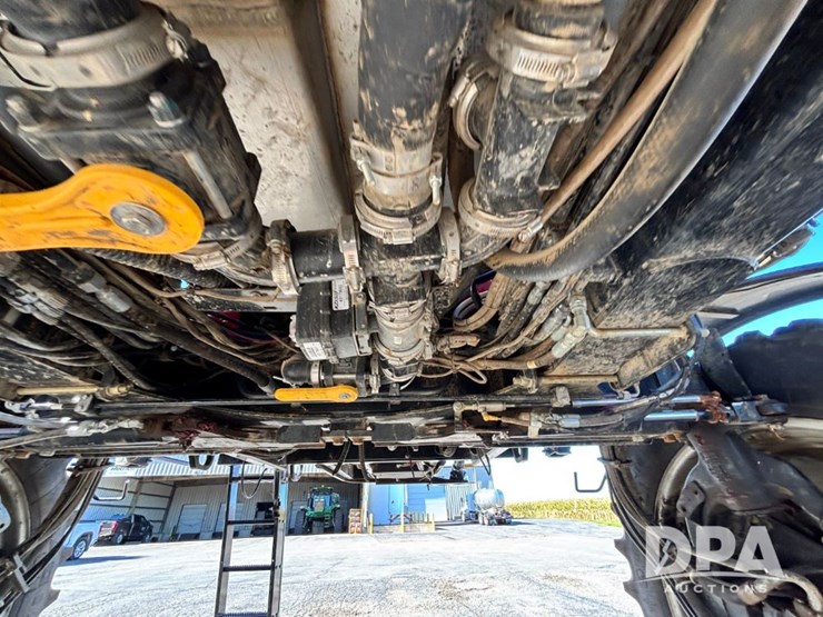 2020-case-ih-patriot-4440-image-46