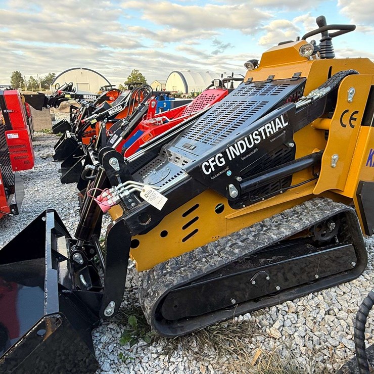 CFG Industrial KKTA27 Mini Track Loader
