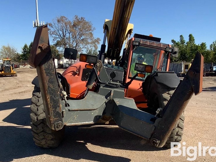 2010-jlg-g10-55a-image-12