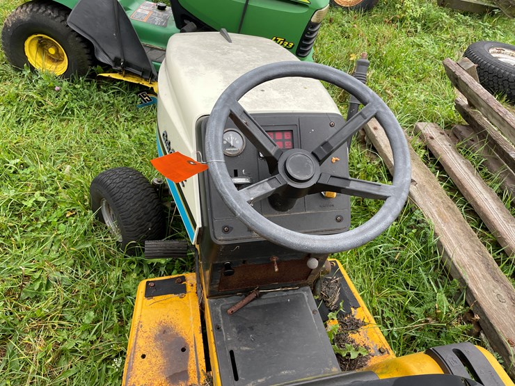 #9624-•-cub-cadet-1615-riding-lawn-mower-image-11