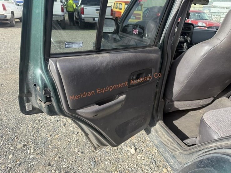 2001-jeep-cherokee-image-18