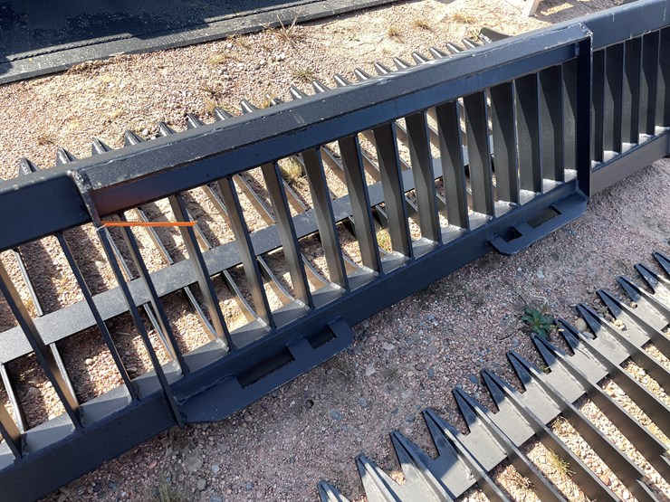 #4108-•-84"-rock-bucket-attachment-image-9