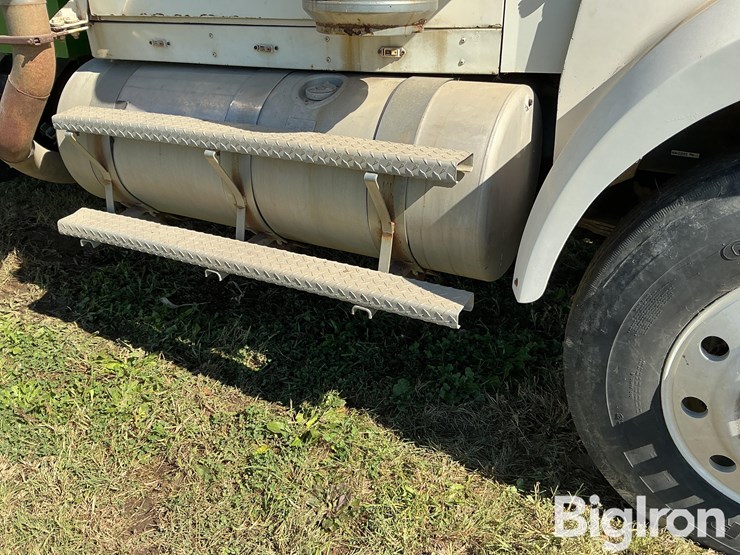 1979-john-deere-685-image-18