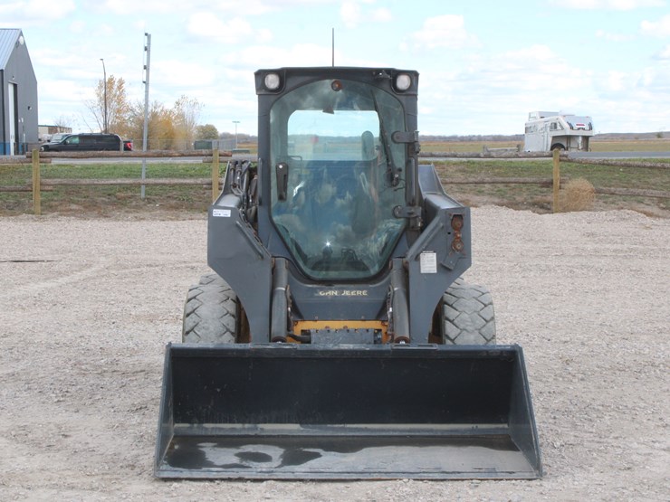 deere-324g-image-11