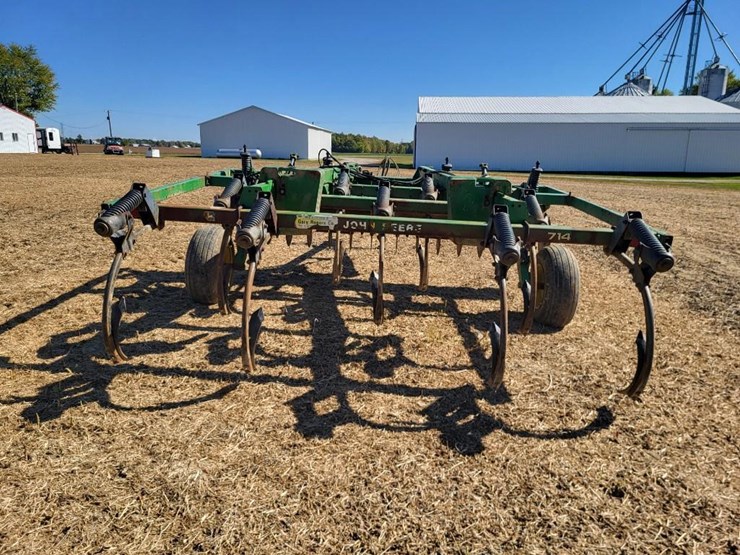 john-deere-714-image-4