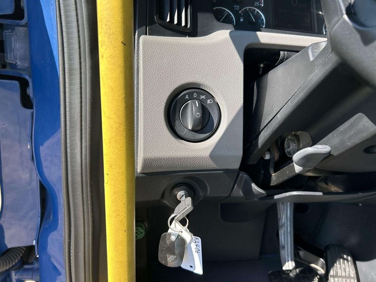 2021-freightliner-cascadia-116-image-14