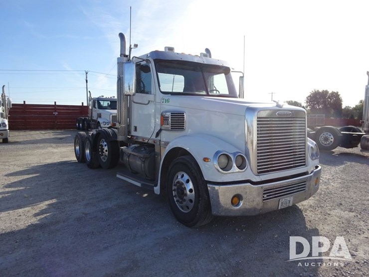 2016-freightliner-coronado-day-cab-glider-truck-(pz13983,-unit-716)-image-9
