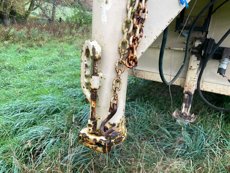 #8044-•-1986-3-horse-gooseneck-camper-trailer-(no-title)-image-25