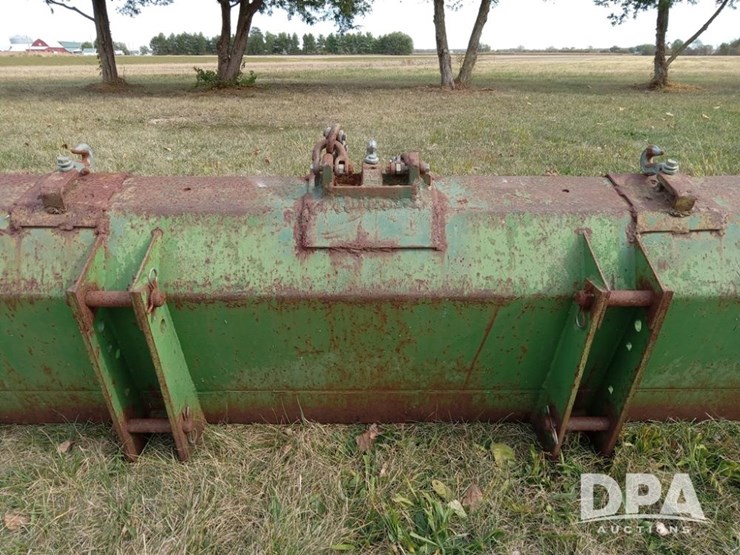 john-deere-loader-bucket-(cg410)-image-3