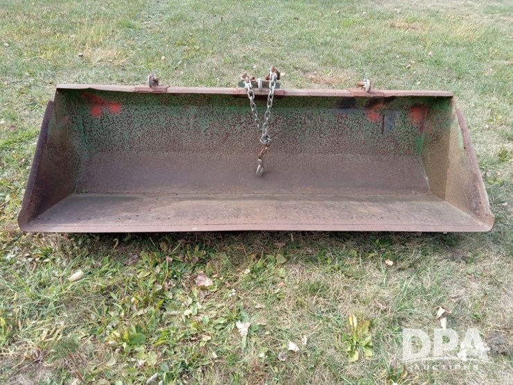 john-deere-loader-bucket-(cg410)-image-1