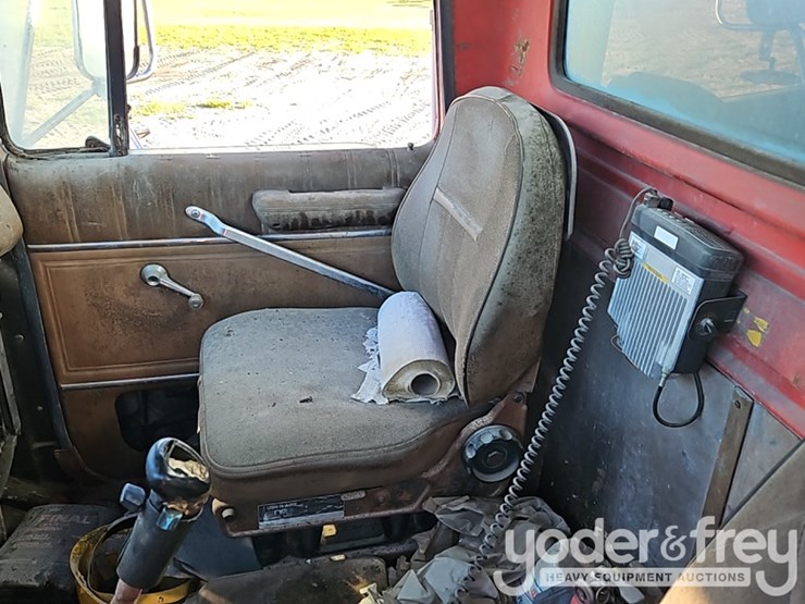 1988-ford-l8000-image-30