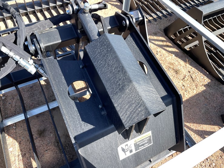 #4112-•-72"-rock-grapple-bucket-attachment-image-9