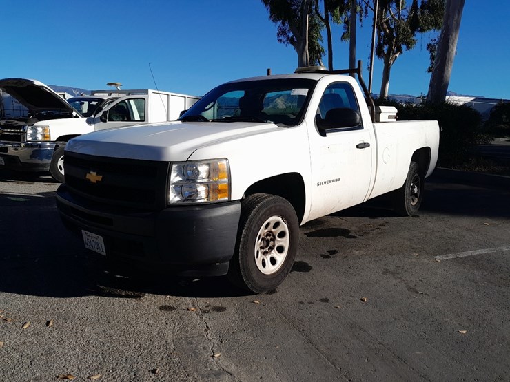 2013-chevrolet-silverado-image-2
