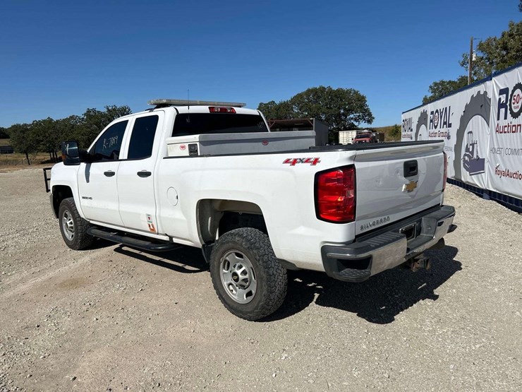 2016-chevrolet-silverado-2500-image-2